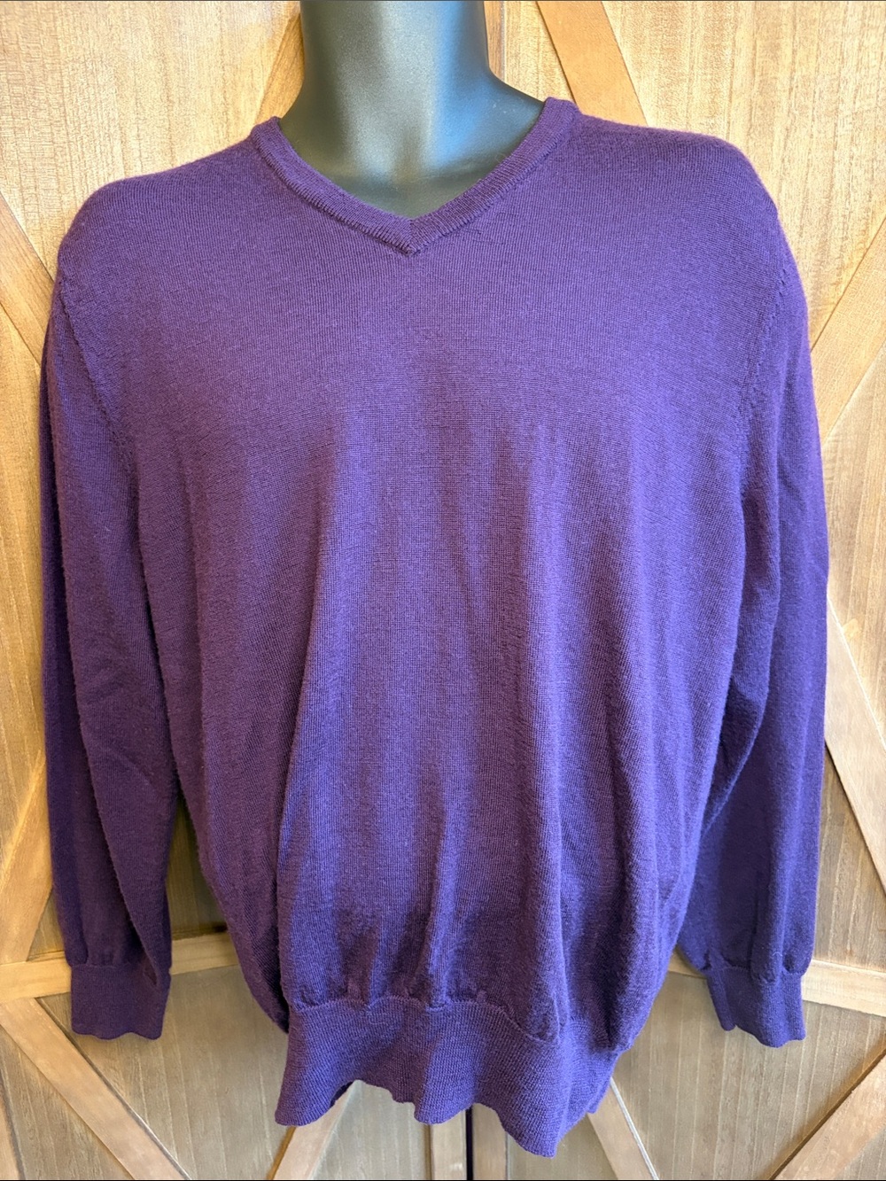 ATTITUDE 100% Extra Fine Merino Wool V-Neck Sweater SIZE LARGE
